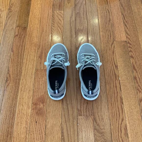 Women Sperry shoes - Picture 2 of 3